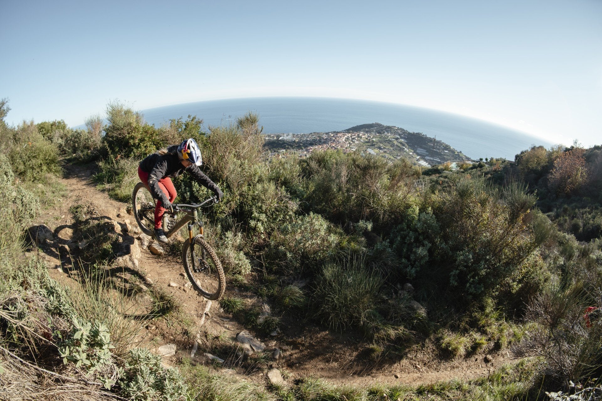 CUBE AMS Hybrid ONE44 Light E-MTB – Carbon-Mountainbike mit Bosch SX Motor