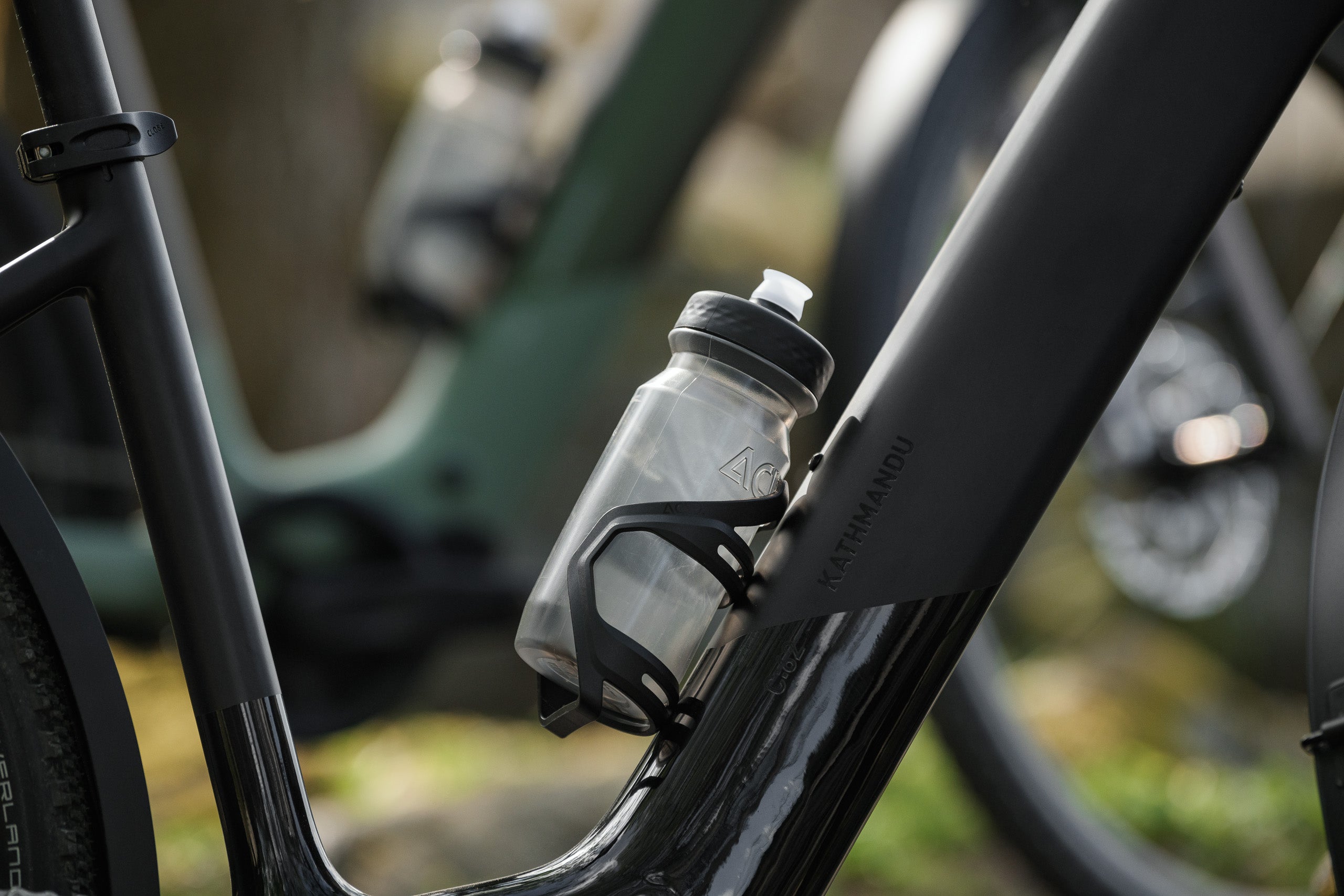 Trinkflasche und Flaschenhalter am Fahrrad – auslaufsicher für Tour und Training