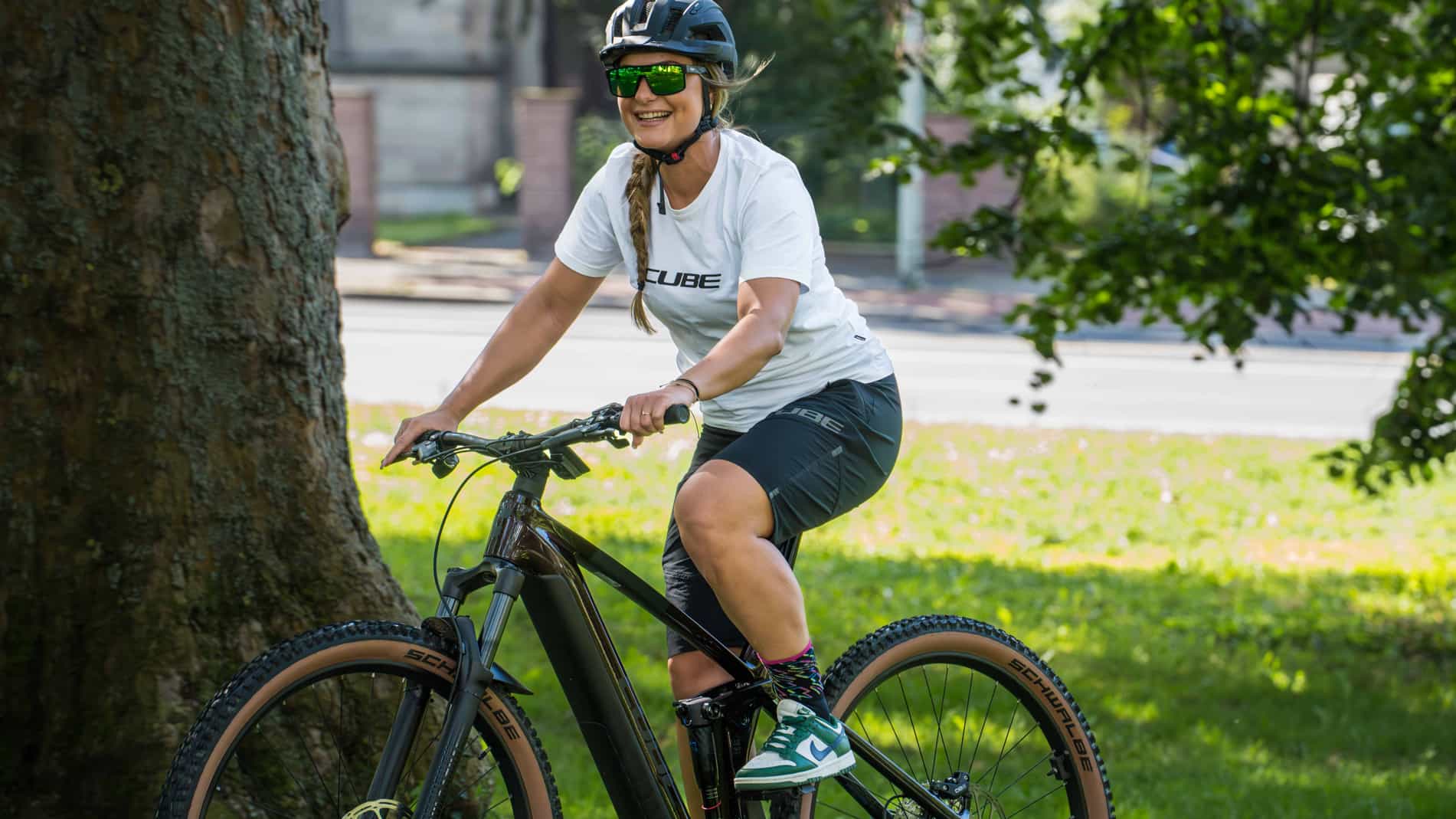 Fahrrad Zubehör Bundle für CUBE Bikes – Helme, Schlösser und Pedale im Set