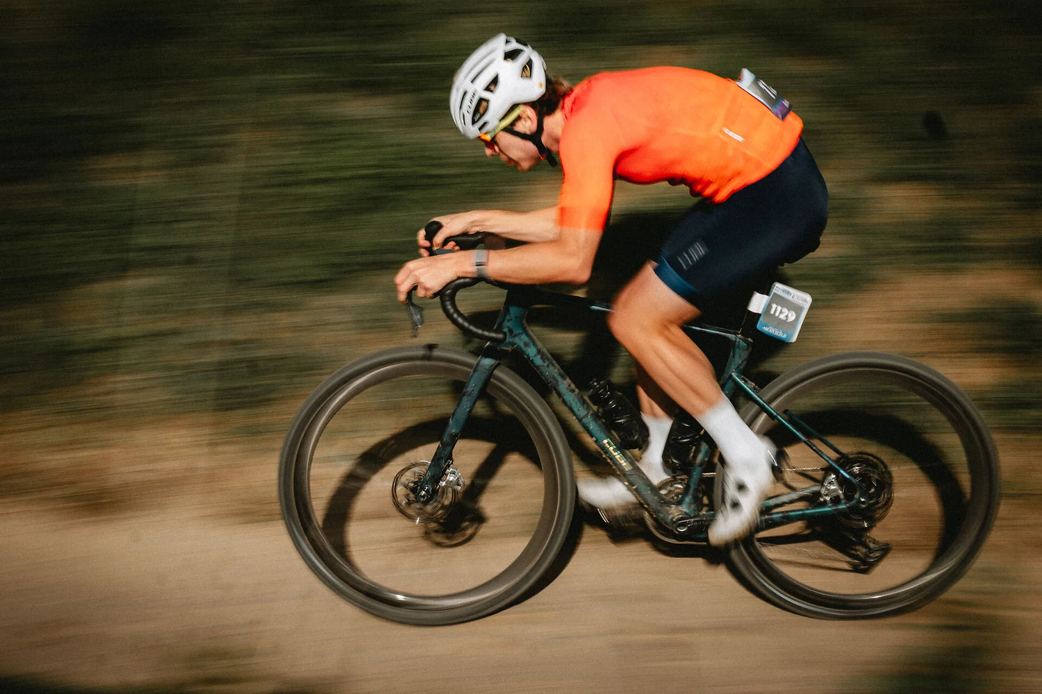 CUBE Nuroad Gravel Bike – Cyclocross-Robustheit für Schotter und Race