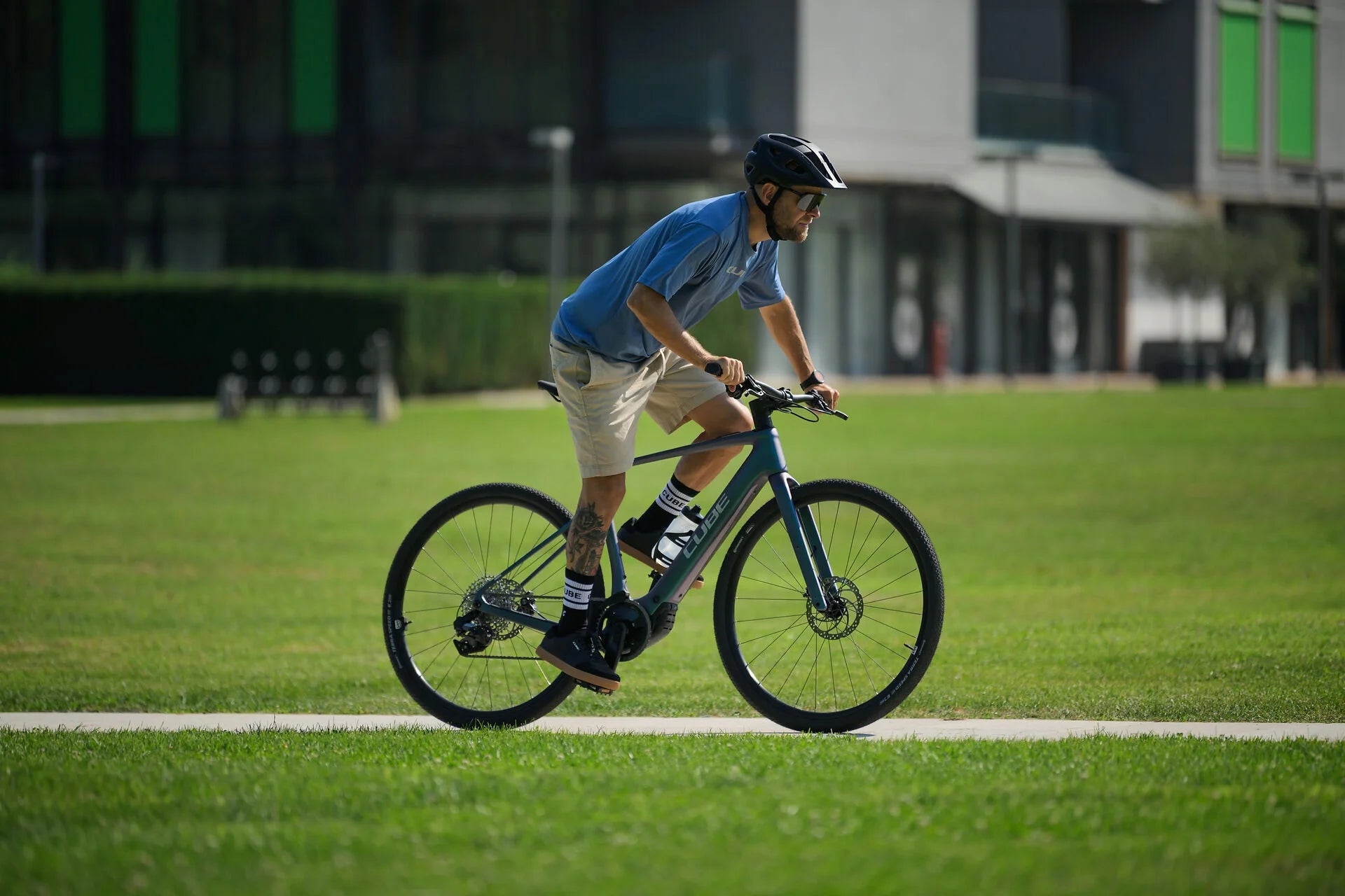 CUBE Nulane Hybrid Carbon E-Bike – leichtes City-Speedbike mit Bosch SX Motor