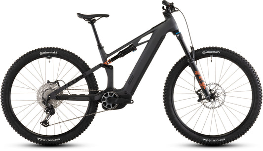 Das CUBE Stereo Hybrid ONE44 HPC SLX 800 slabgrey'n'orange 2026, ein vollgefedertes Elektro-Mountainbike mit Bosch CX Motor, Shimano XT Schaltung, Zentralakku und Dämpfern vorne/hinten, wird von der Seite auf weißem Hintergrund gezeigt.