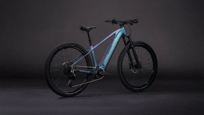 Produktbild: Cube Reaction Hybrid Race 800 polarlight´n´prism, Schrägansicht (schwarzer Hintergrund)
