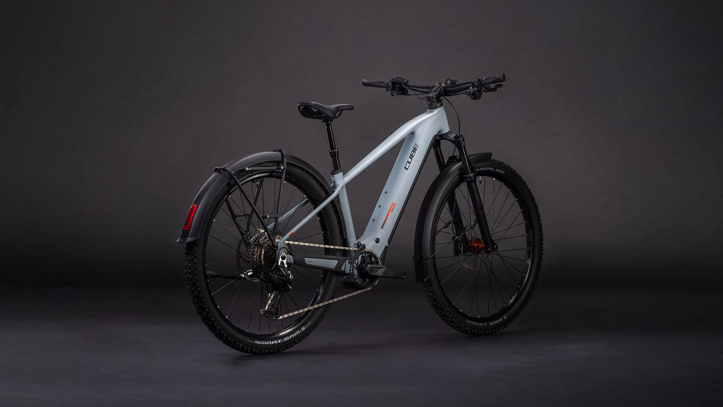 Produktbild: Cube Reaction Hybrid Race 800 FE vulcan´n´orange, Schrägansicht (schwarzer Hintergrund)