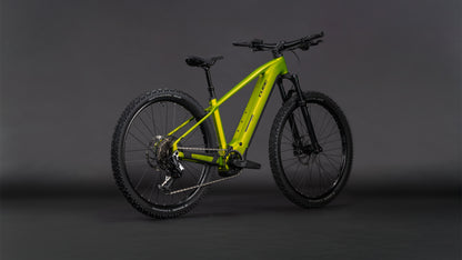 Produktbild: Cube Reaction Hybrid Race 800 lizard´n´black, Schrägansicht (schwarzer Hintergrund)