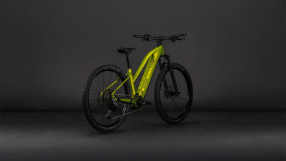 Produktbild: Cube Reaction Hybrid Race 800 lizard´n´black, Schrägansicht (schwarzer Hintergrund)