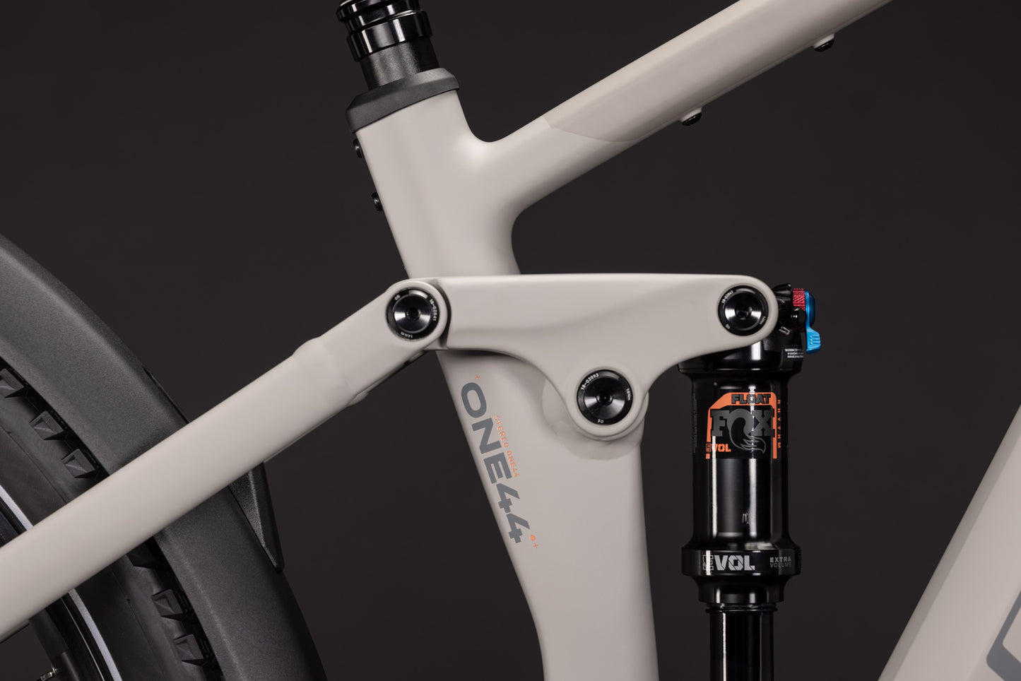 CUBE Stereo Hybrid ONE44 SLX 800 FE E-Mountainbike Fully 2027, Sattel und Sitzposition