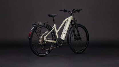 Produktbild: Cube Nuride Hybrid EXC 800 lemongrass´n´reflex, Schrägansicht (schwarzer Hintergrund)