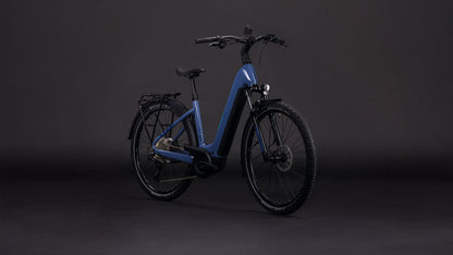 Produktbild: Cube Nuride Hybrid EXC 800 jeansblue´n´blue, Schrägansicht (schwarzer Hintergrund)