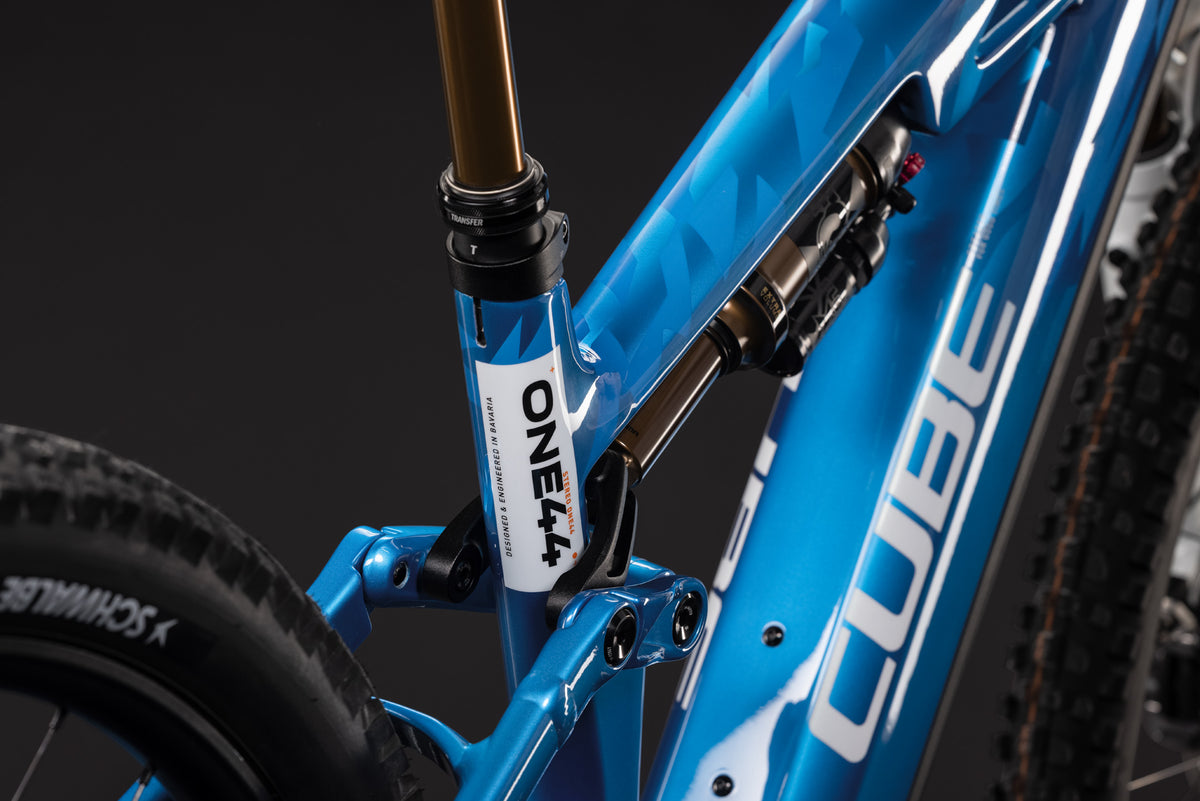 CUBE Stereo Hybrid ONE44 HPC At 800 E-Mountainbike Fully 2027, Sattel und Sitzposition