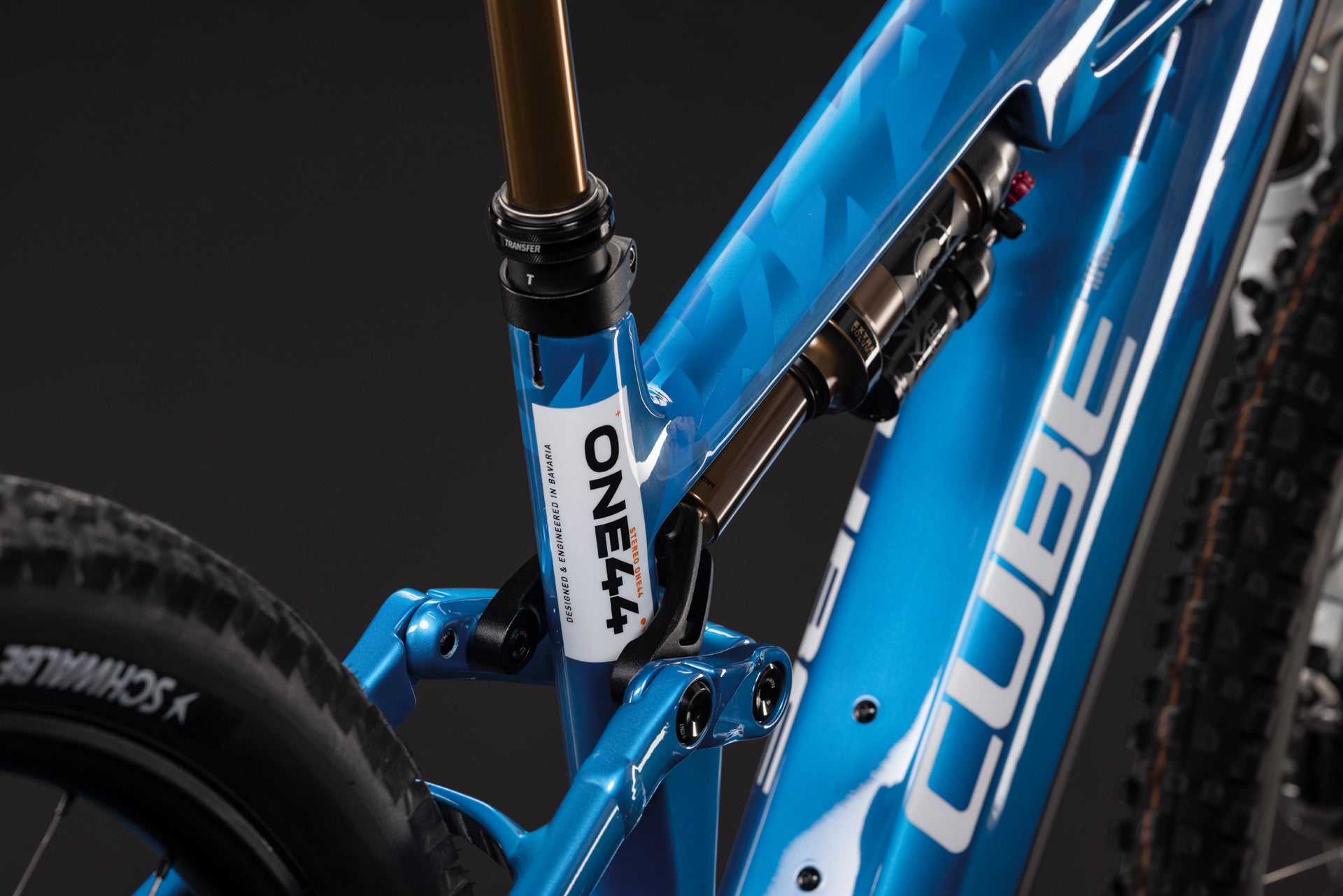 CUBE Stereo Hybrid ONE44 HPC At 800 E-Mountainbike Fully 2027, Sattel und Sitzposition