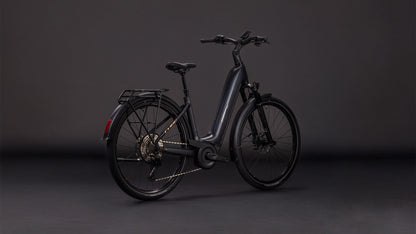 Produktbild: Cube Nuride Hybrid SLX 800 black´n´gold, Schrägansicht (schwarzer Hintergrund)