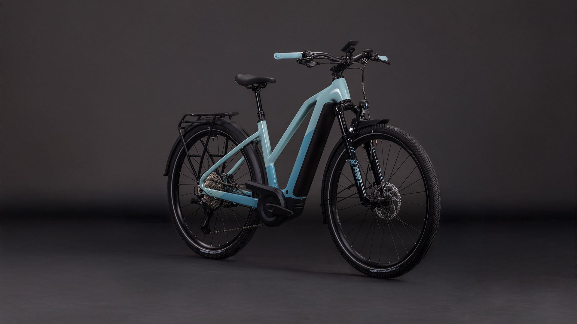 Produktbild: Cube Nuride Hybrid SLX 800 skylight´n´arubablue, Schrägansicht (schwarzer Hintergrund)