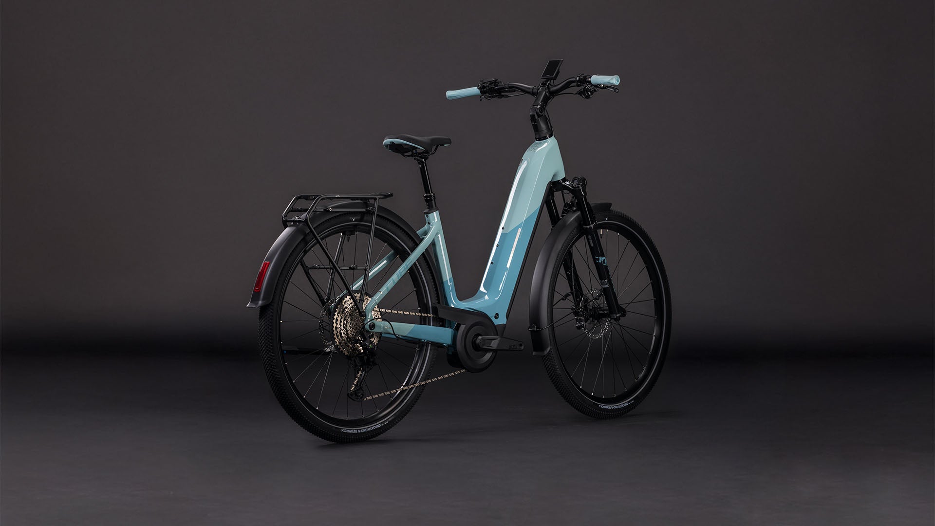 Produktbild: Cube Nuride Hybrid SLX 800 skylight´n´arubablue, Schrägansicht (schwarzer Hintergrund)