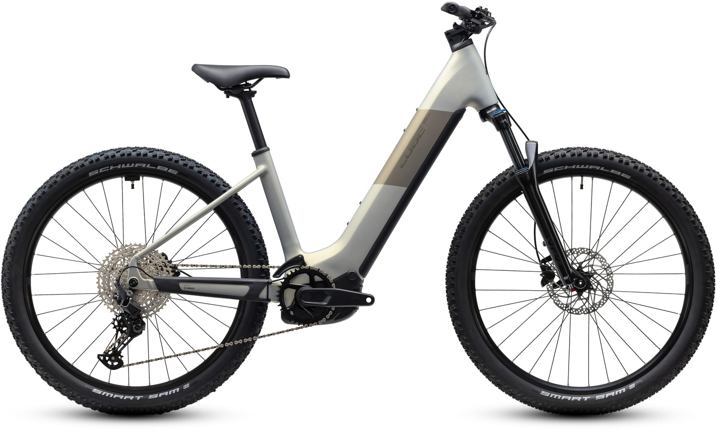 CUBE Reaction Hybrid ONE 720 Easy Entry E-Mountainbike Hardtail 2027 in pearlsilver und chrome, Seitenansicht