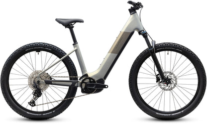 CUBE Reaction Hybrid ONE 720 Easy Entry E-Mountainbike Hardtail 2027 in pearlsilver und chrome, Seitenansicht
