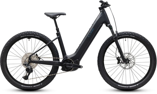 CUBE Reaction Hybrid Pro 800 Easy Entry E-Mountainbike Hardtail 2027 in silverdust und prism, Seitenansicht