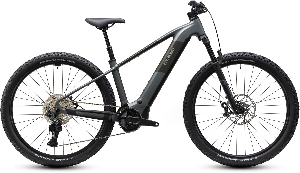 CUBE Reaction Hybrid Race 800 E-Mountainbike Hardtail 2027 in slabgrey und chrome, Seitenansicht