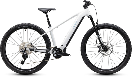 CUBE Reaction Hybrid Race 800 E-Mountainbike Hardtail 2027 in snow und black, Seitenansicht