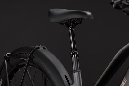 CUBE Reaction Hybrid Race 800 FE Trapeze E-Mountainbike Hardtail 2027, Sattel und Sitzposition