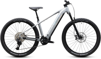CUBE Reaction Hybrid SLX 800 E-Mountainbike Hardtail 2027 in platinum und reflex, Seitenansicht