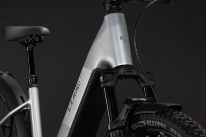 CUBE Reaction Hybrid SLX 800 FE Easy Entry E-Mountainbike Hardtail 2027, Sattel und Sitzposition
