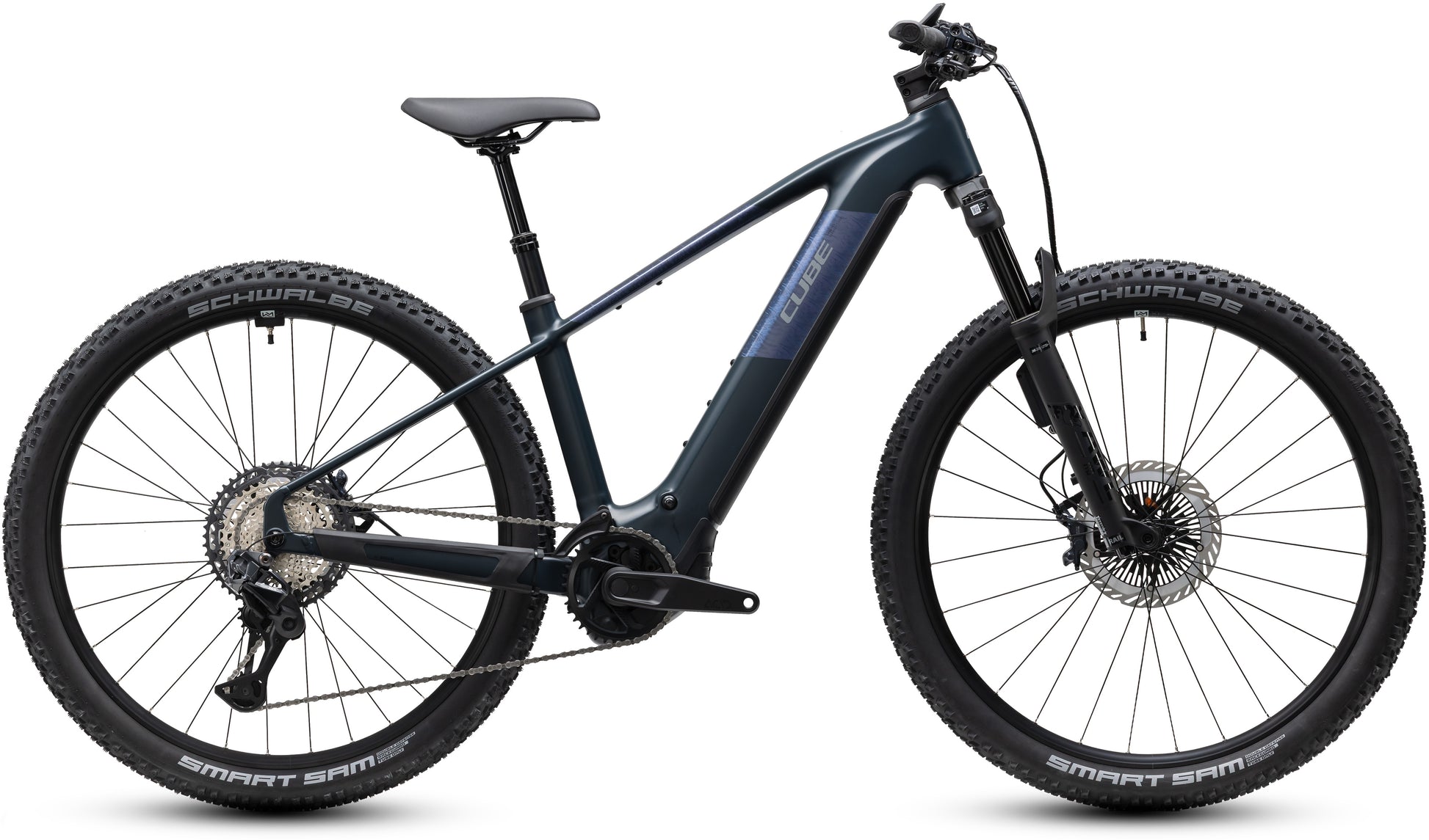 CUBE Reaction Hybrid SLT 800 E-Mountainbike Hardtail 2027 in night und reflex, Seitenansicht