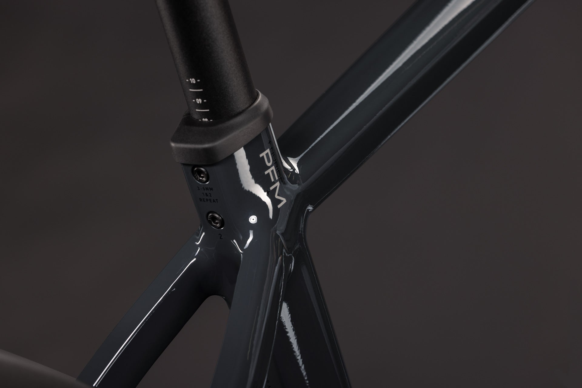 CUBE Nuride Hybrid Performance 720 E-Trekkingrad 2027, Cockpit und Lenker