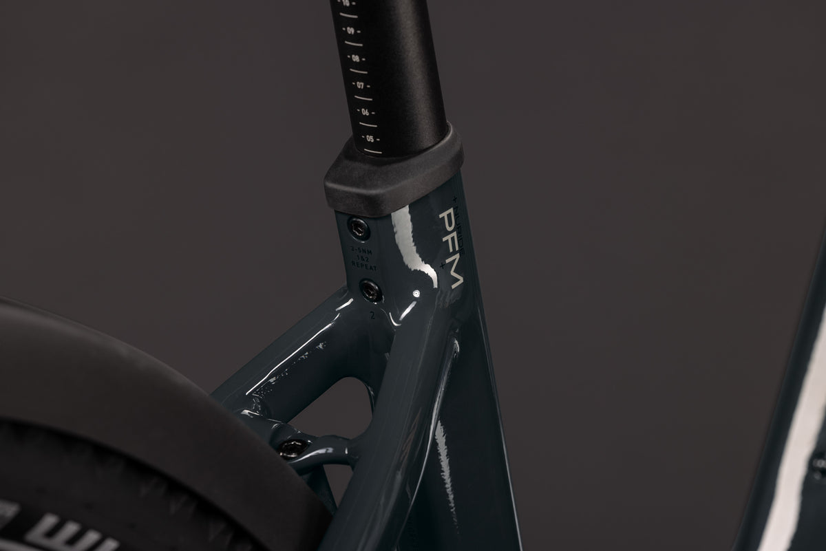 CUBE Nuride Hybrid Performance 720 Easy Entry E-Trekkingrad 2027, Cockpit und Lenker