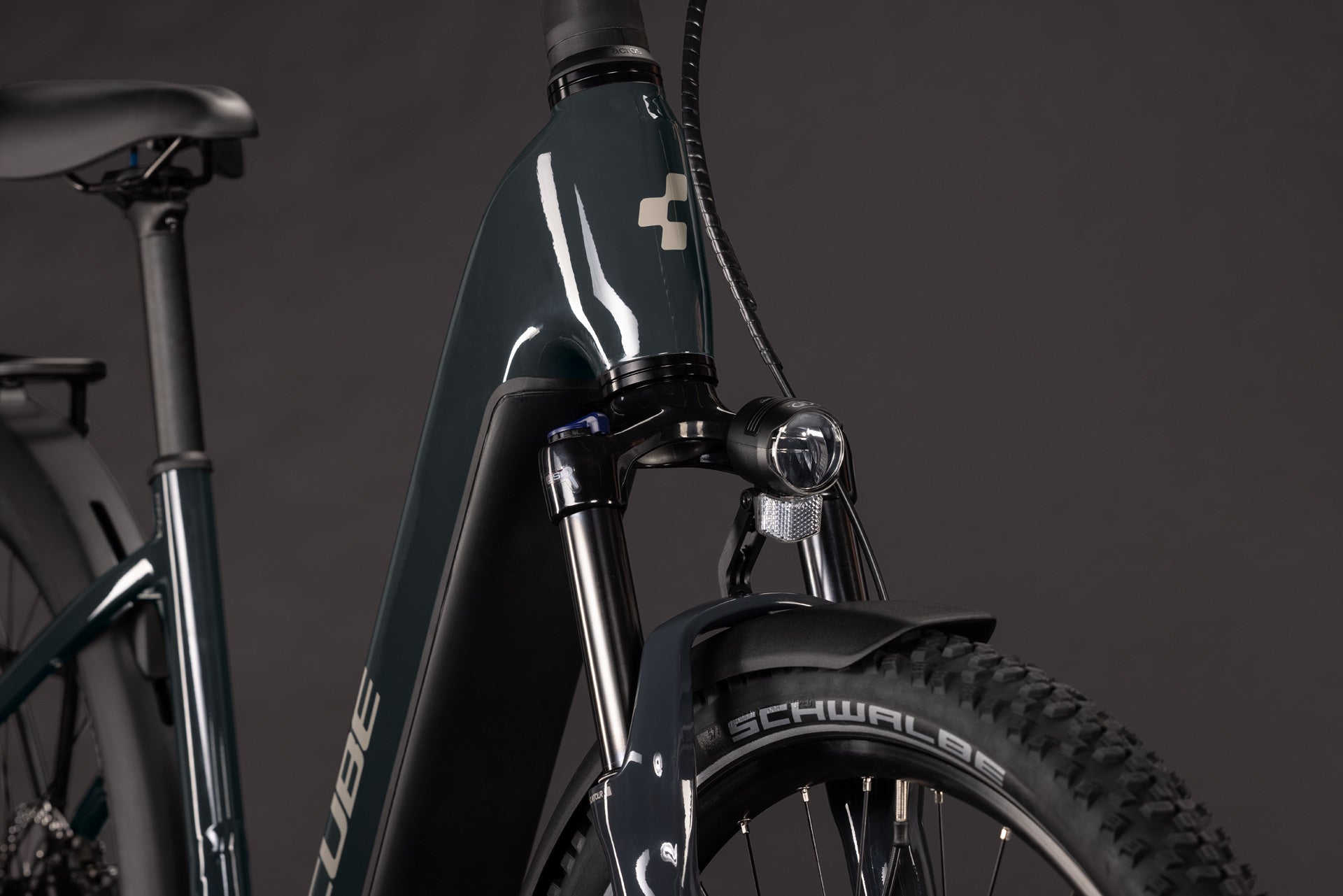 CUBE Nuride Hybrid Performance 720 Easy Entry E-Trekkingrad 2027, Sattel und Sitzposition