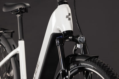 CUBE Nuride Hybrid Performance 720 Easy Entry E-Trekkingrad 2027, Laufrad und Reifen