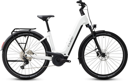 CUBE Nuride Hybrid Performance 720 Easy Entry E-Trekkingrad 2027 in metallicwhite und grey, Seitenansicht