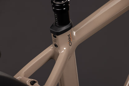 CUBE Nuride Hybrid Pro 800 E-Trekkingrad 2027, Cockpit und Lenker