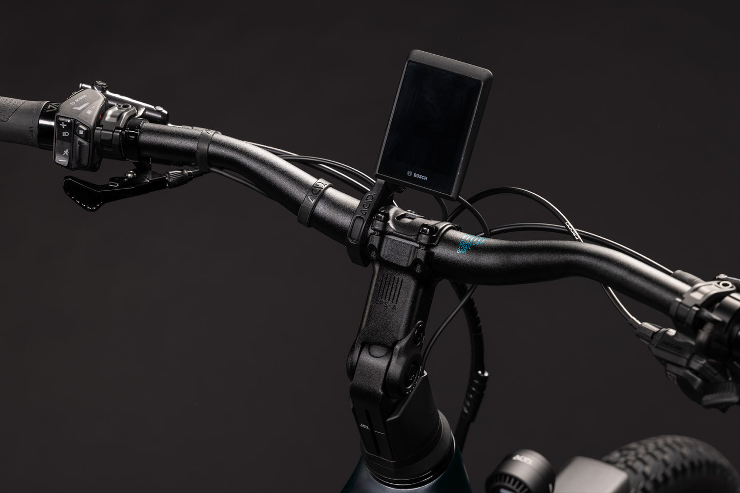 CUBE Nuride Hybrid EXC 800 E-Trekkingrad 2027, Cockpit und Lenker