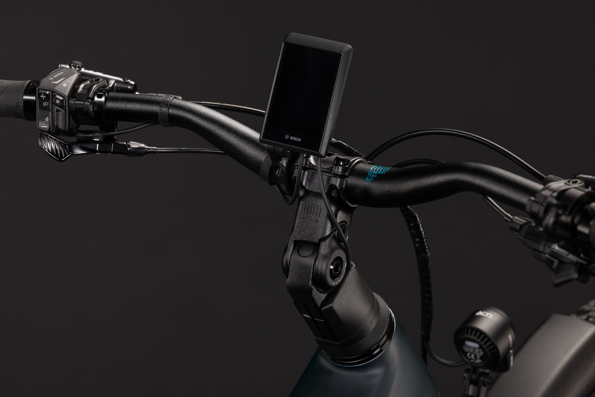 CUBE Nuride Hybrid EXC 800 Trapeze E-Trekkingrad 2027, Cockpit und Lenker