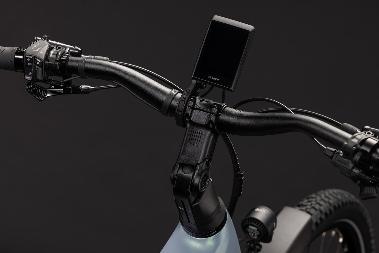 CUBE Nuride Hybrid EXC 800 E-Trekkingrad 2027, Cockpit und Lenker