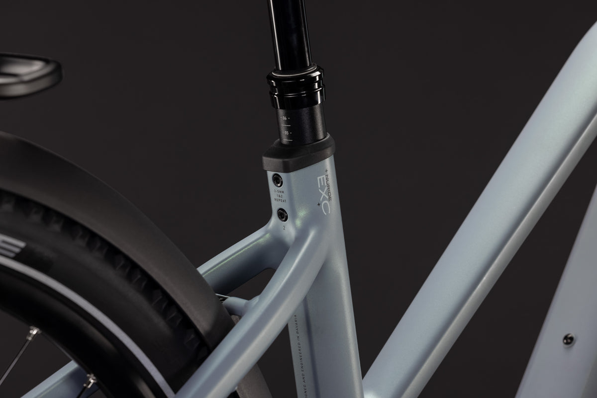 CUBE Nuride Hybrid EXC 800 Trapeze E-Trekkingrad 2027, Sattel und Sitzposition