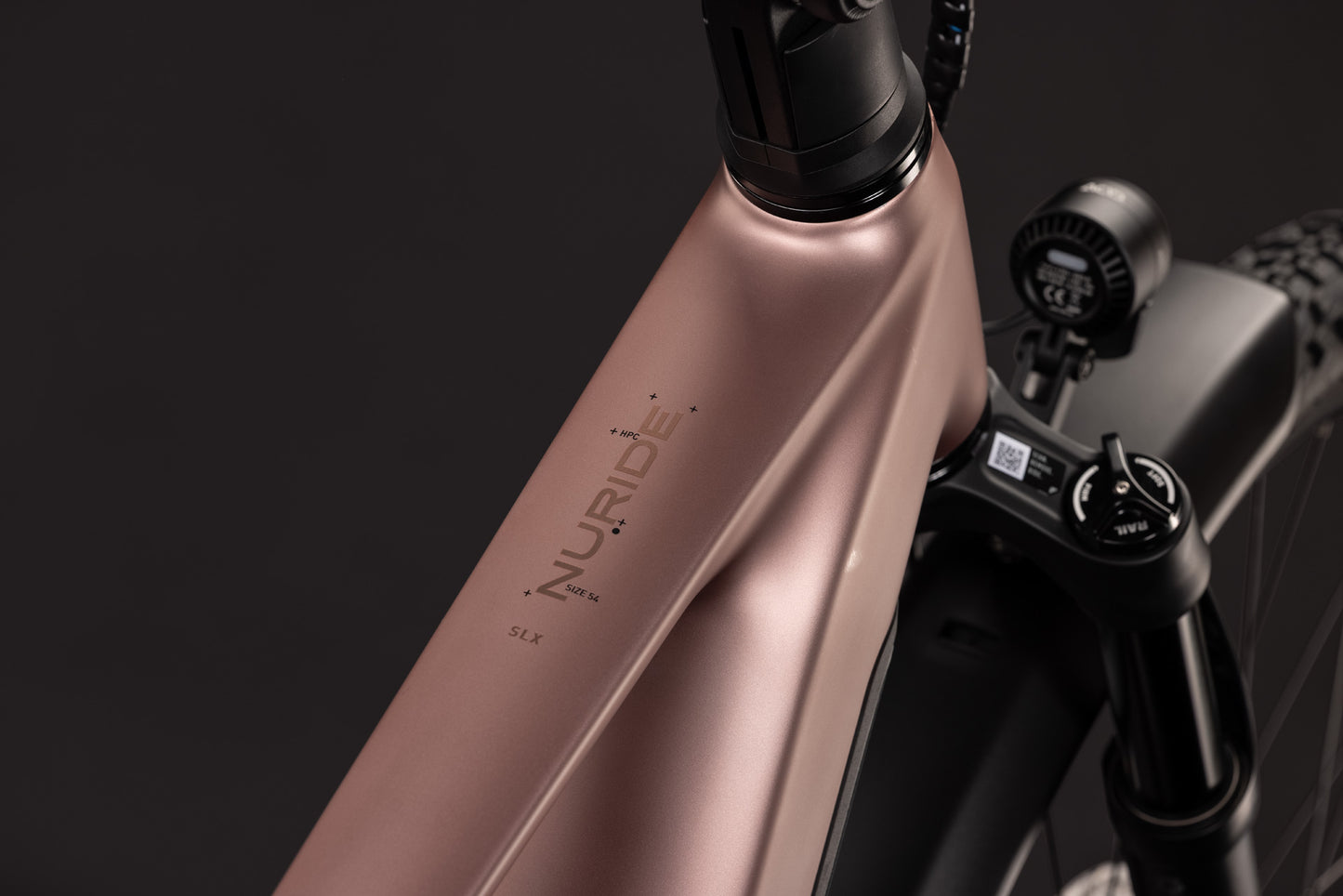CUBE Nuride Hybrid ONE11 HPC SLX 800 E-Trekkingrad 2027, Cockpit und Lenker