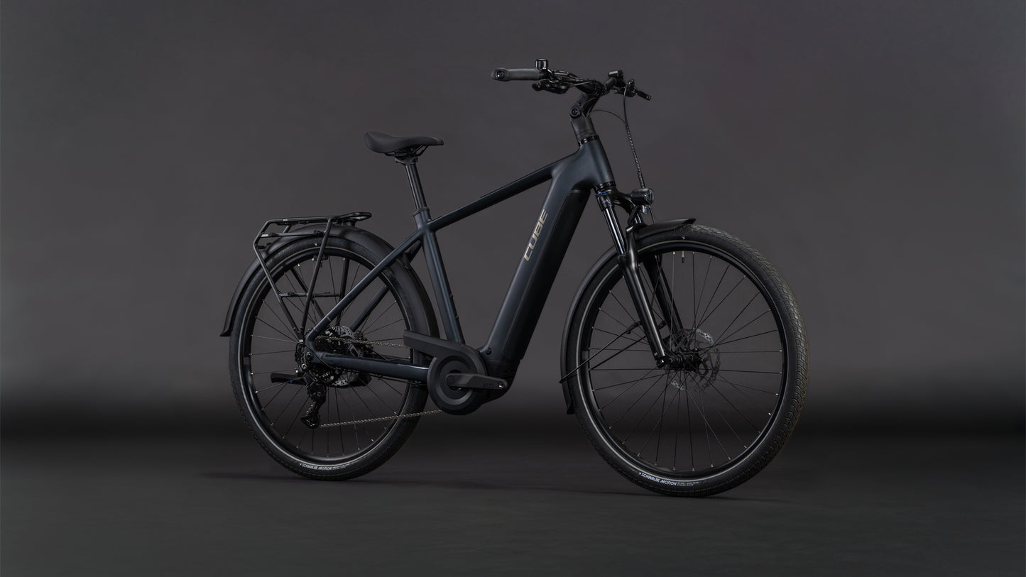Produktbild: Cube Touring Hybrid ONE 600 coal´n´chrome, Schrägansicht (schwarzer Hintergrund)