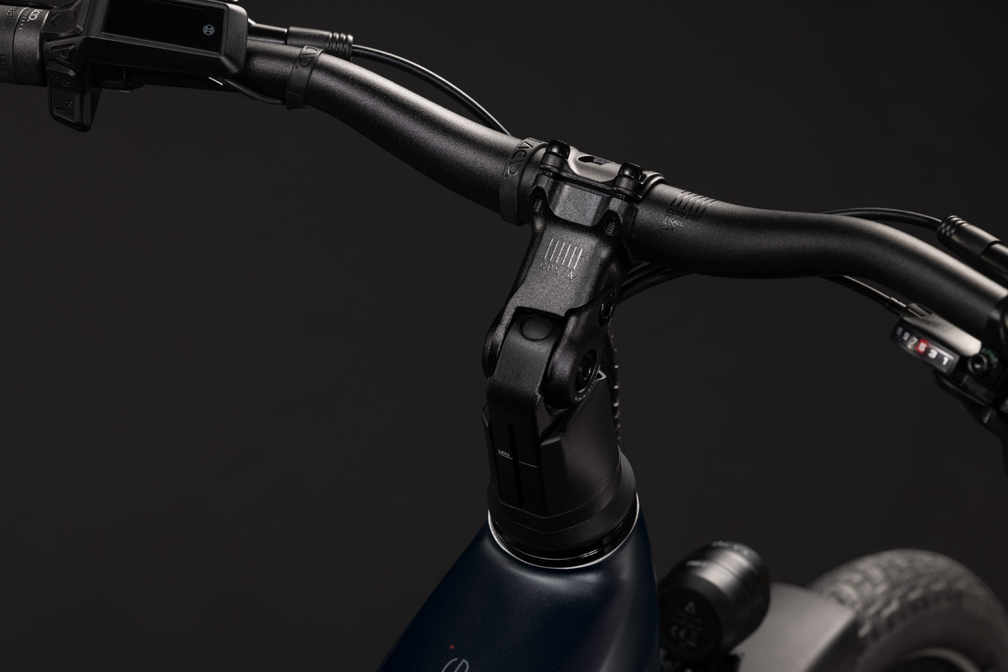 CUBE Touring Hybrid ONE 600 Trapeze E-Trekkingrad 2027, Cockpit und Lenker