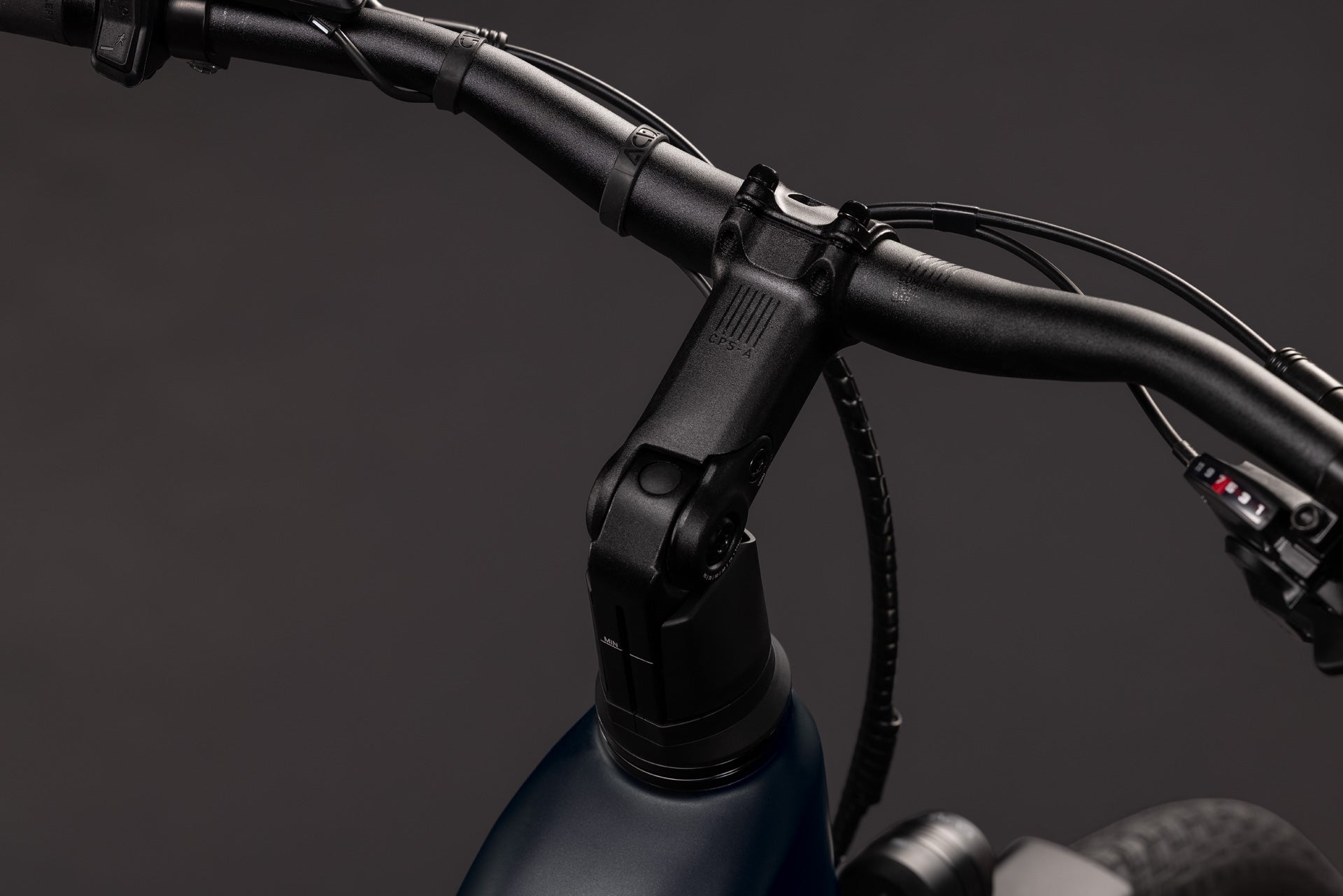 CUBE Touring Hybrid ONE 600 Easy Entry E-Trekkingrad 2027, Cockpit und Lenker