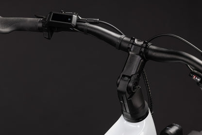 CUBE Touring Hybrid ONE 600 E-Trekkingrad 2027, Cockpit und Lenker