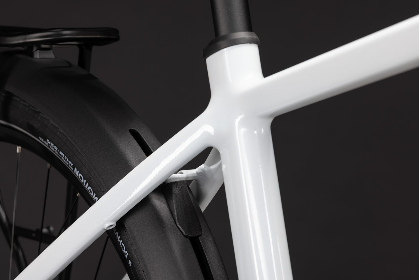 CUBE Touring Hybrid ONE 600 E-Trekkingrad 2027, Sattel und Sitzposition