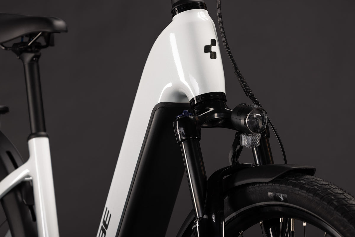CUBE Touring Hybrid ONE 600 Easy Entry E-Trekkingrad 2027, Laufrad und Reifen