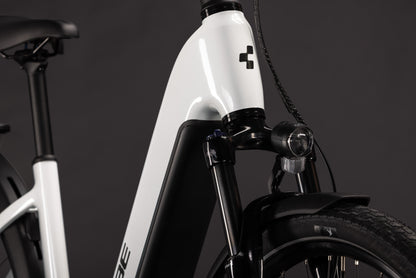 CUBE Touring Hybrid ONE 600 Easy Entry E-Trekkingrad 2027, Laufrad und Reifen