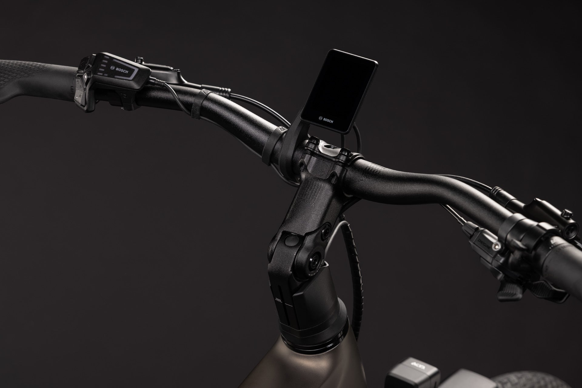 CUBE Touring Hybrid Pro 800 E-Trekkingrad 2027, Cockpit und Lenker