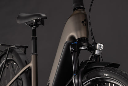 CUBE Touring Hybrid Pro 800 Easy Entry E-Trekkingrad 2027, Laufrad und Reifen