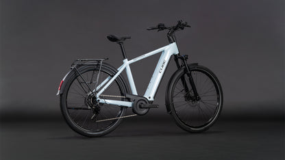 Produktbild: Cube Touring Hybrid ONE 600 glacier´n´reflex, Schrägansicht (schwarzer Hintergrund)