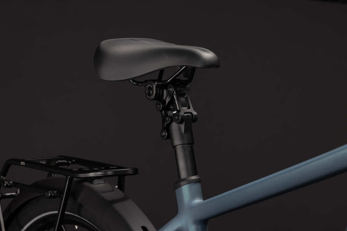 CUBE Touring Hybrid Deluxe SLX 800 E-Trekkingrad 2027, Sattel und Sitzposition
