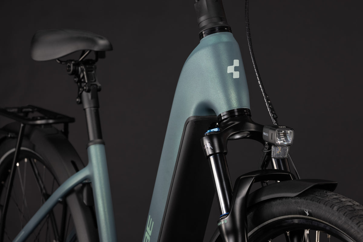 CUBE Touring Hybrid Deluxe SLX 800 Easy Entry E-Trekkingrad 2027, Laufrad und Reifen